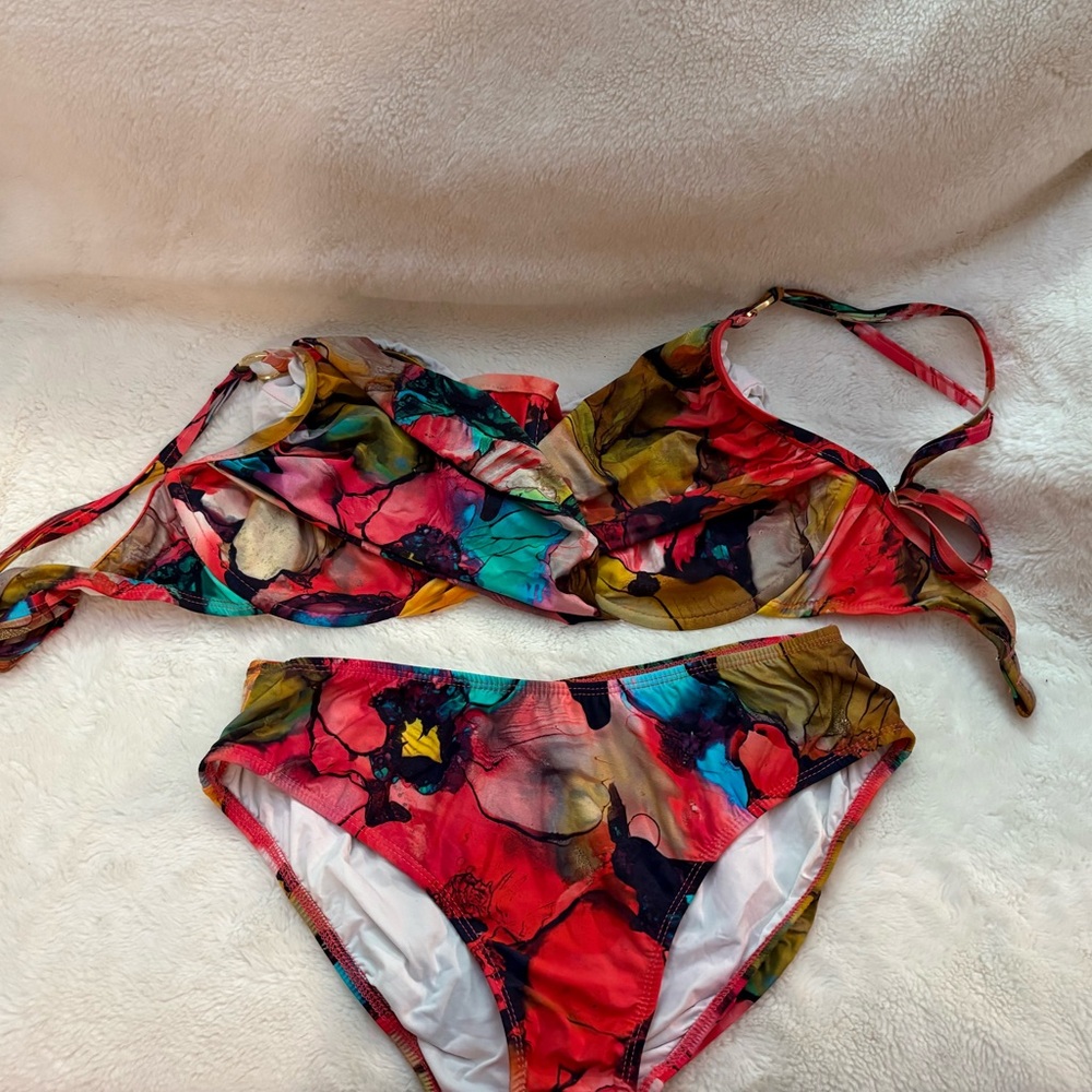 Tara Grinna Vibrant Multicolor Floral Bikini Set